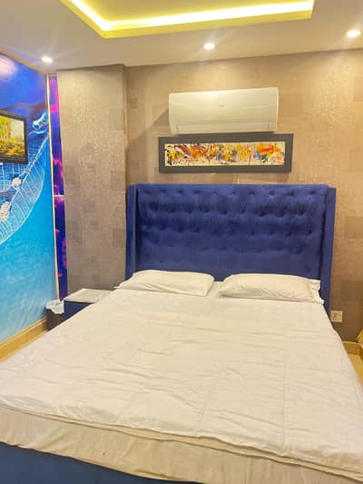 One Bedroom Vip apartment available on daily basis in bahria town LHR