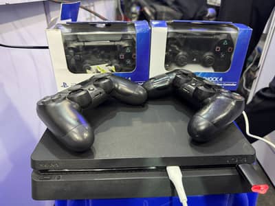 Ps4 slim 500gb Jailbreaked with 4 controllers