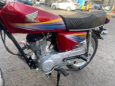 Honda CG 125 urgent for sale contact WhatsApp,,03065914480