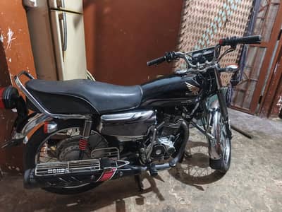 Honda 125 selling urgent