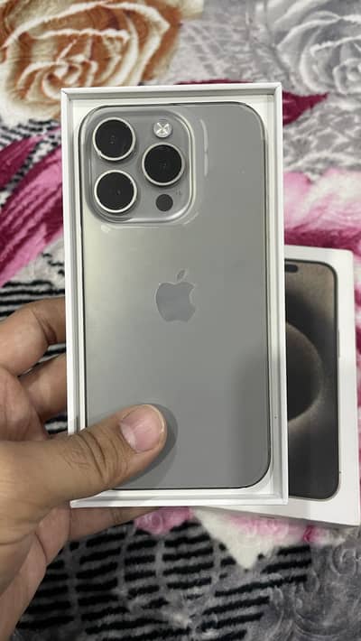 iPhone 15 Pro 256GB Natural Titanium