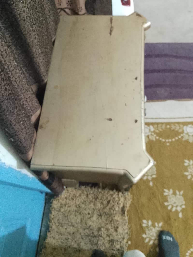 bed set and dressing table 5