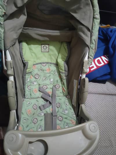 Graco imported pram/stroller available in good condition slightly used