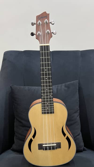 Egmond spruce wood ukulele