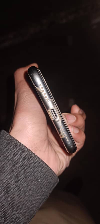 contact on WhatsApp only serious buyer can contact please no exchange