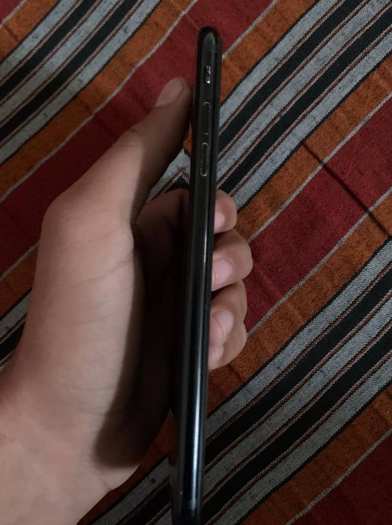 Apple iPhone 7 Plus 2