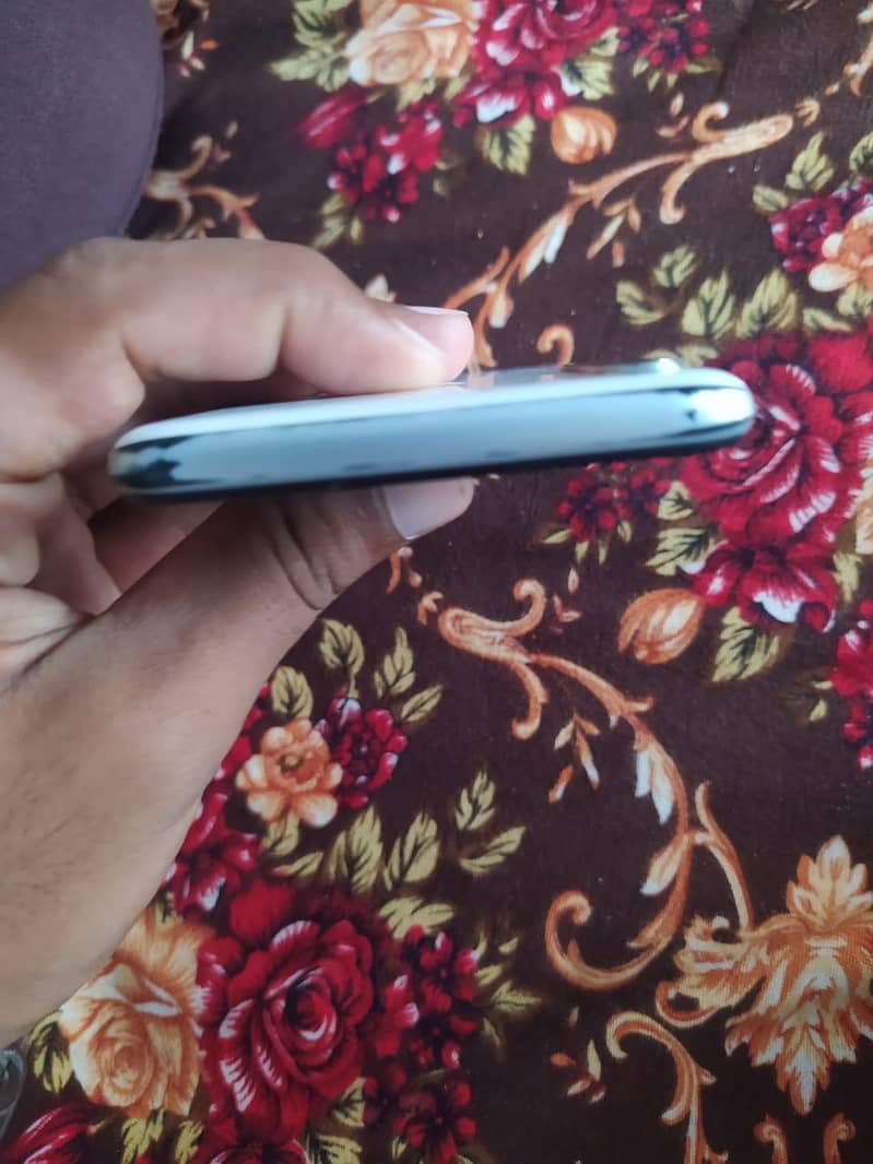 realme 4