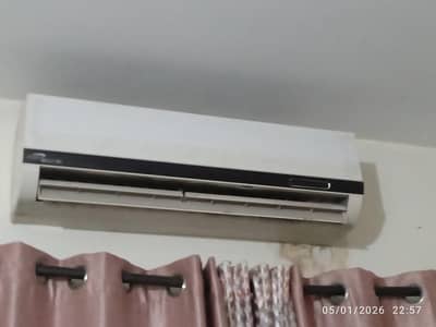 Gaba National Ac for  sale complete  by 100 condition
