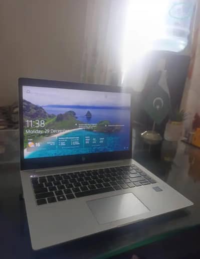 New logo HP EliteBook 1040 G4 i7 7th Gen fingers + touch screen