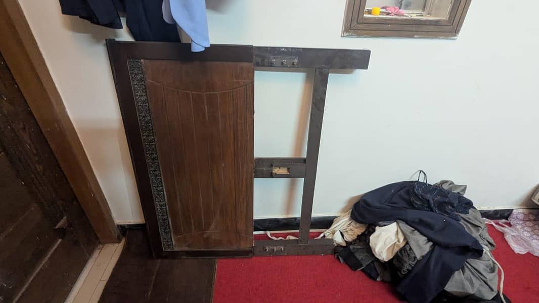 Single bed Available 1