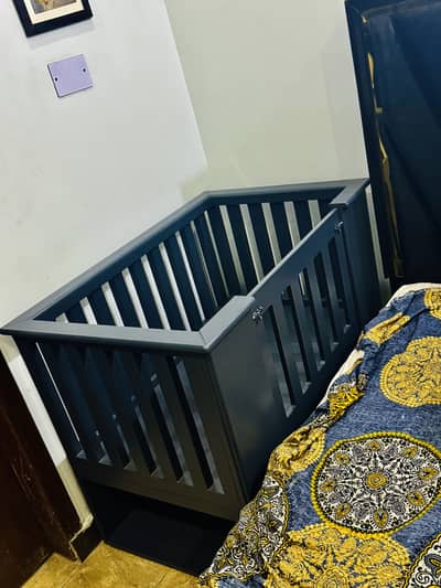 BABY COT / BABY BED