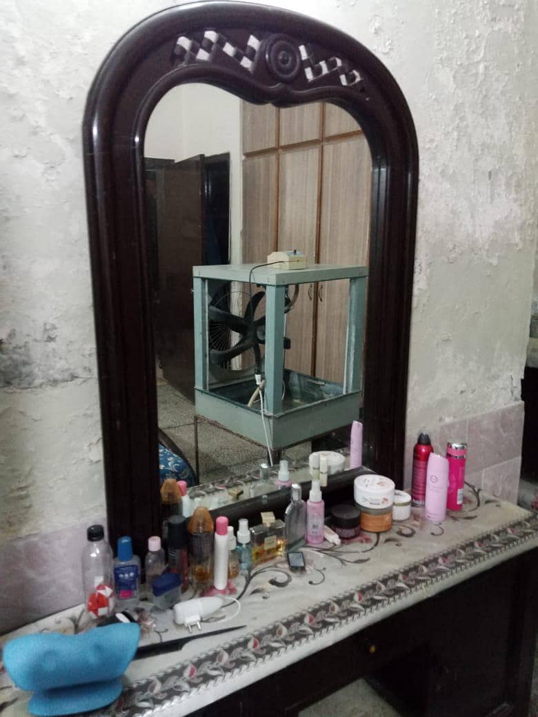 Dressing Table 4
