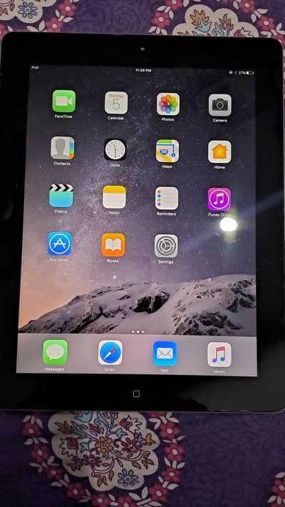 iPad 4 IOS 10.33 SELLING URGENTLY