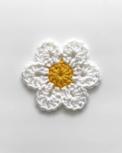 Cute handmade crochet flowers ,pack of 5 flowers.