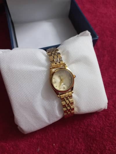 Brand New IEKE ladies golden watch for sale