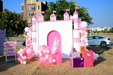 photboth/backdrop castle