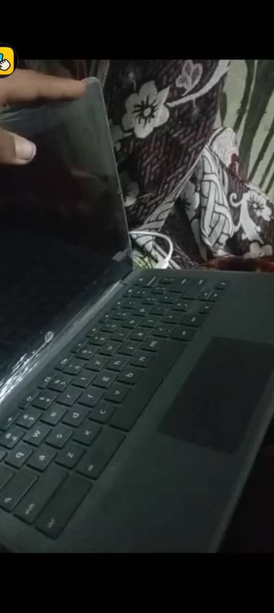 HP g8 11ee Chromebook  4/32 10 window