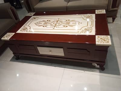 Coffee table/centre table/table