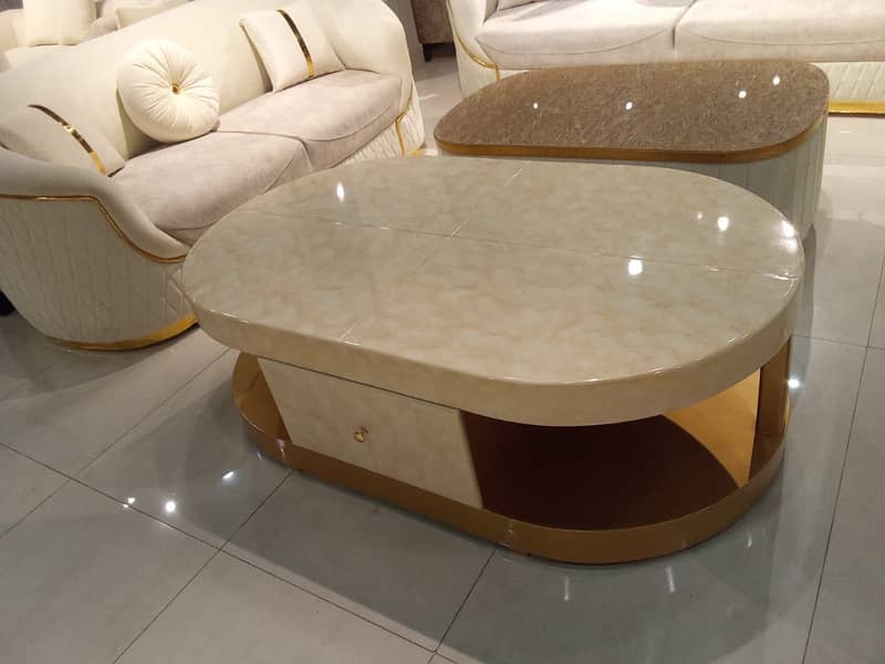 Coffee table/centre table/table 9