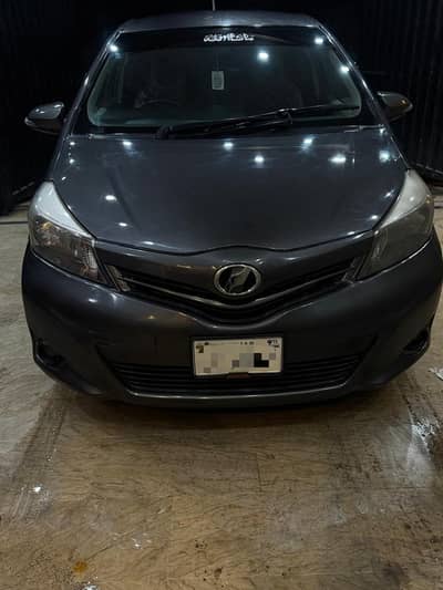 Toyota vitz 2013/2015