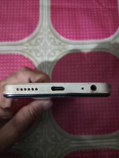 tacno saprk 2c 4 128 ma codtion 10 by 10 box nhe ha i