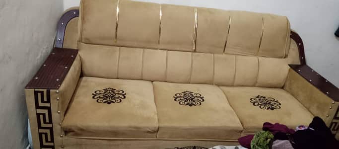 urgent for sale humny Soofa Kam bed lena hai 03214719938