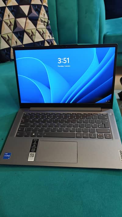 Lenovo IdeaPad Slim 3 - 10/10 Condition