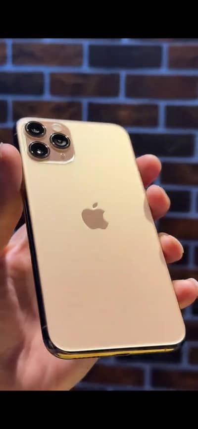 iPhone 11 Pro  gold colur 10 by 10 no exchange