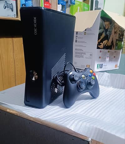 Xbox 360 slim with all over accessories