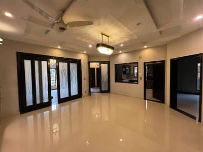 10 Marla Slightly Used House For Sale