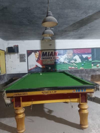 snoker table