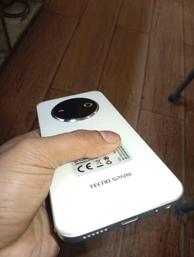 Tecno spark 30c.