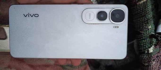 vive y 400 only 1 month used