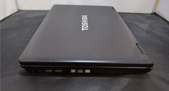 TOSHIBA LAPTOP Fast & Lush Condition
