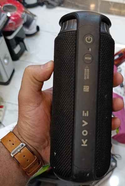 Kove commuter Portable Bluetooth speaker