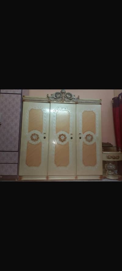 wardrobe and crockery divider