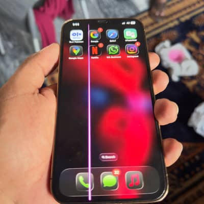 iPhone 12 pro max sim glitch