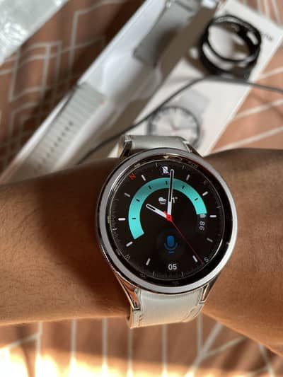 Samsung Galaxy’s watch 6 classic 47mm mint condition