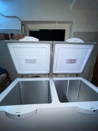 New condition Deep fteezer for urgent Sale