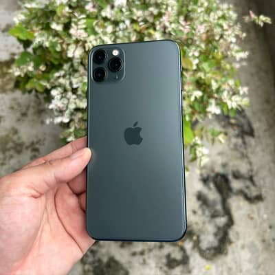 iPhone 11 Pro Max In Lush Condition