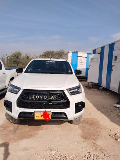 Toyota Hilux GR sport  full genuine one peace minor touch up 1st owner