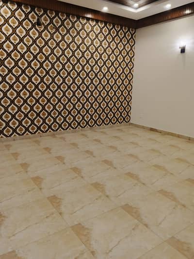 10 Marla Beautiful Lower Portion For Rent in Parkview City Lahore