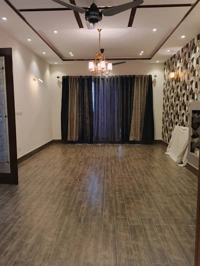 10 Marla Beautiful Upper Portion For Rent in Parkview City Lahore