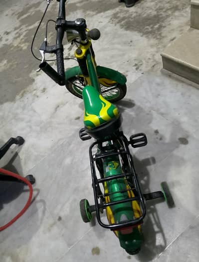 children cycle 10/10 condition