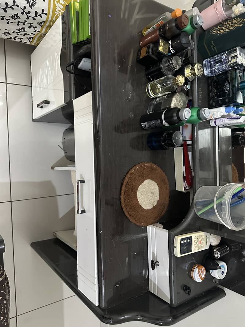 Dressing table 1