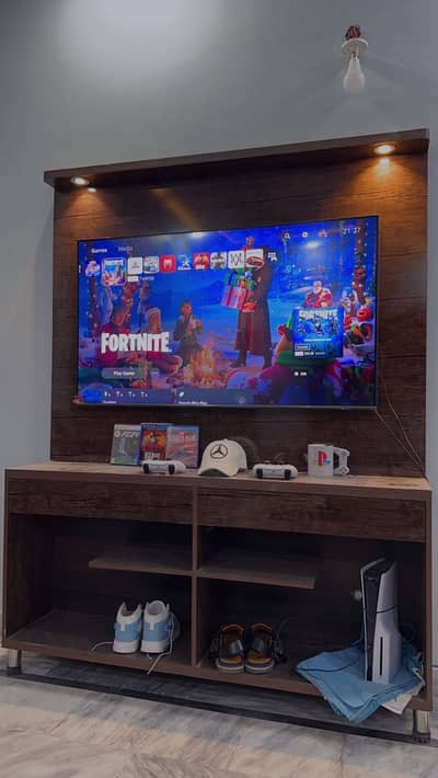 SAMSUNG Q60c QLED TV