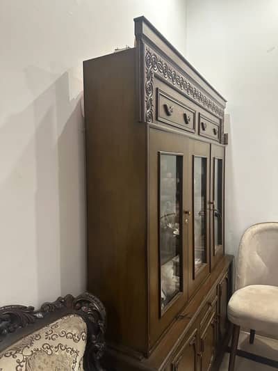 Crockery Showcases / Almirah