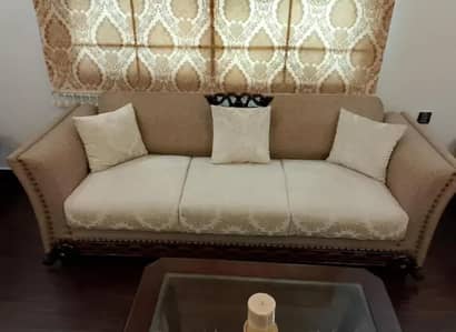 7 seaters sofa and Table