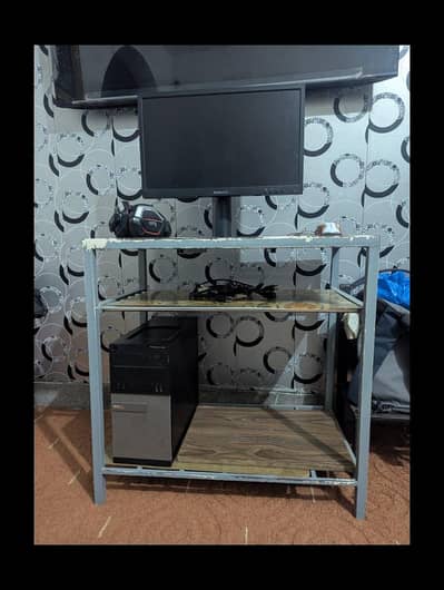 complete setup with table