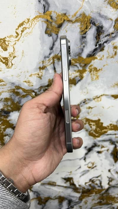 iphone 16 pro max jv